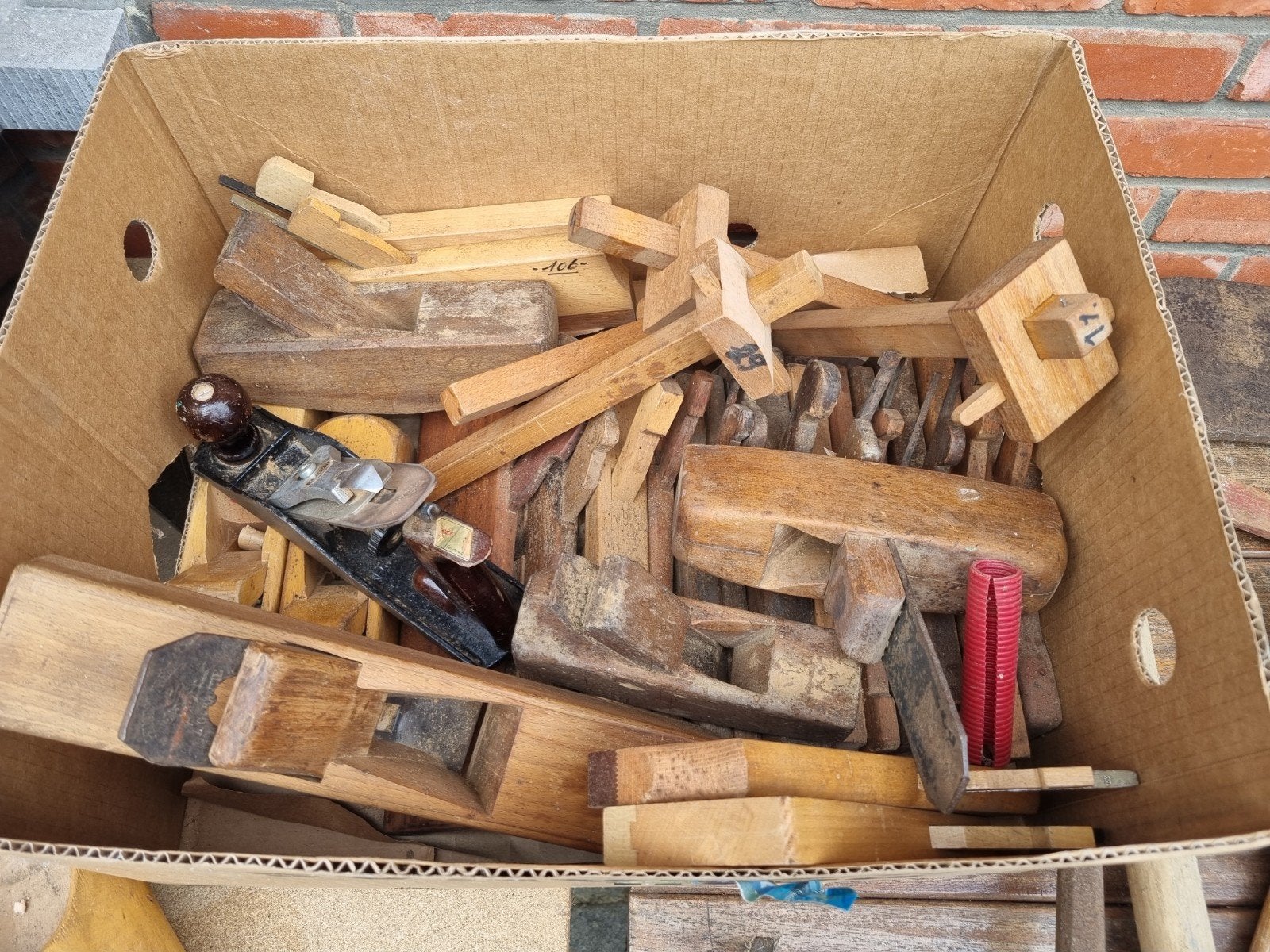 Houtbewerkingsmateriaal. Dit en veel meer!!!, Ophalen