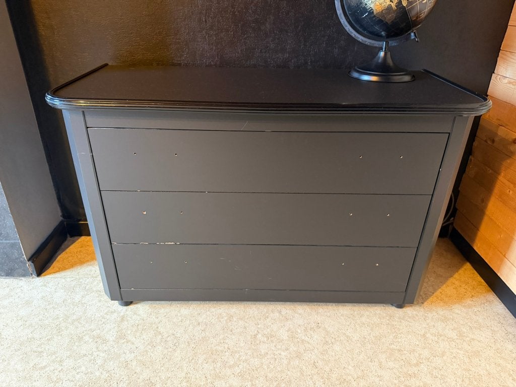 Zwarte dressoirkast / commode met ruime laden, Ophalen, Gebruikt, 100 tot 150 cm, Met lade(s)