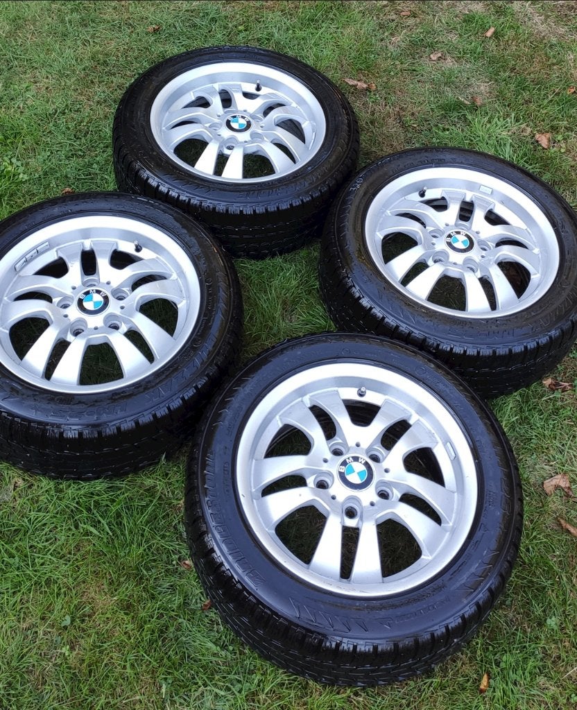 4 jantes BMW 16" + pneus hiver Bridgestone gratuit 205/55/16, Pneus et Jantes, Pneus hiver, 16 pouces, Véhicule de tourisme