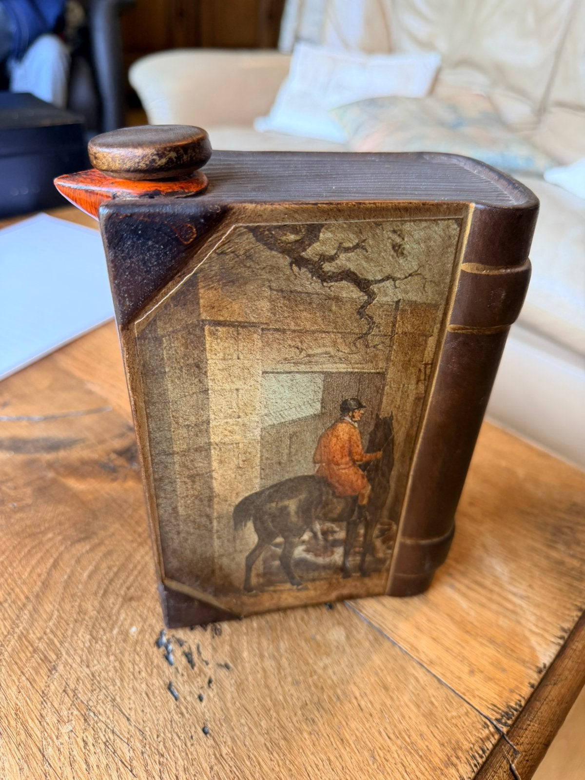 Très vieille carafe, Collections, Boîte en métal, Enlèvement