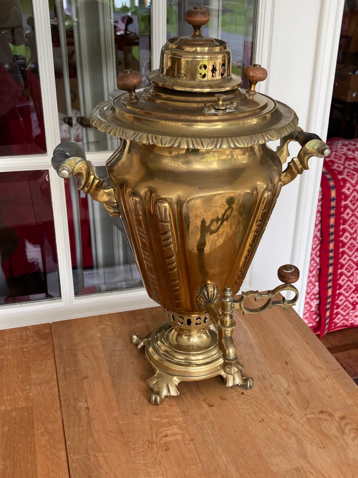 Koperen samovar uit Sint-Petersburg, Ophalen