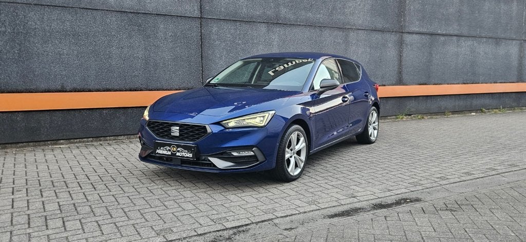 SEAT Leon eHYBRIDE R LINE/NAVI/LED/CAMERA ACC/KEYLES/**FULL, Auto's, Automaat, Dealer onderhouden, Leder, Bedrijf