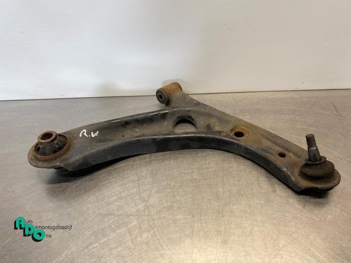 Draagarm rechts-voor van een Peugeot 107 (107 05-), Auto-onderdelen, Gebruikt, -, -, Ophalen of Verzenden