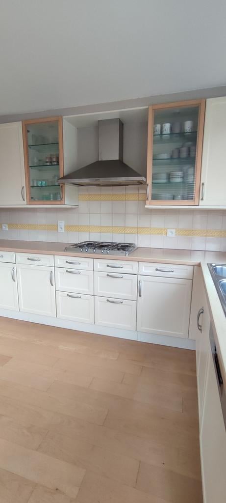 Uitgeruste keuken (meubilair), Ophalen, Hout