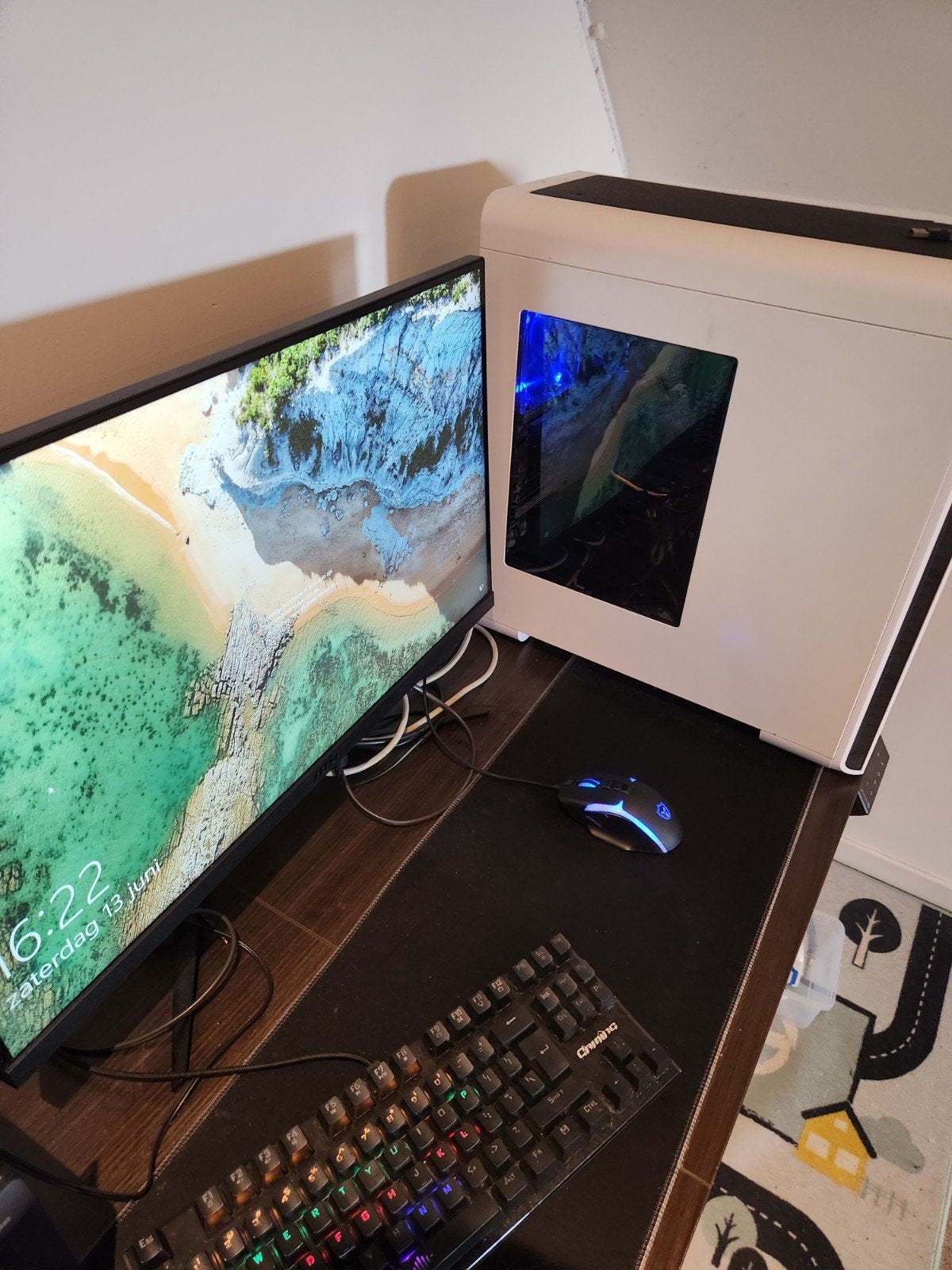 Pc met msi monitor en gaming toetsenbord en muis, Computers en Software, Overige Computers en Software, Ophalen