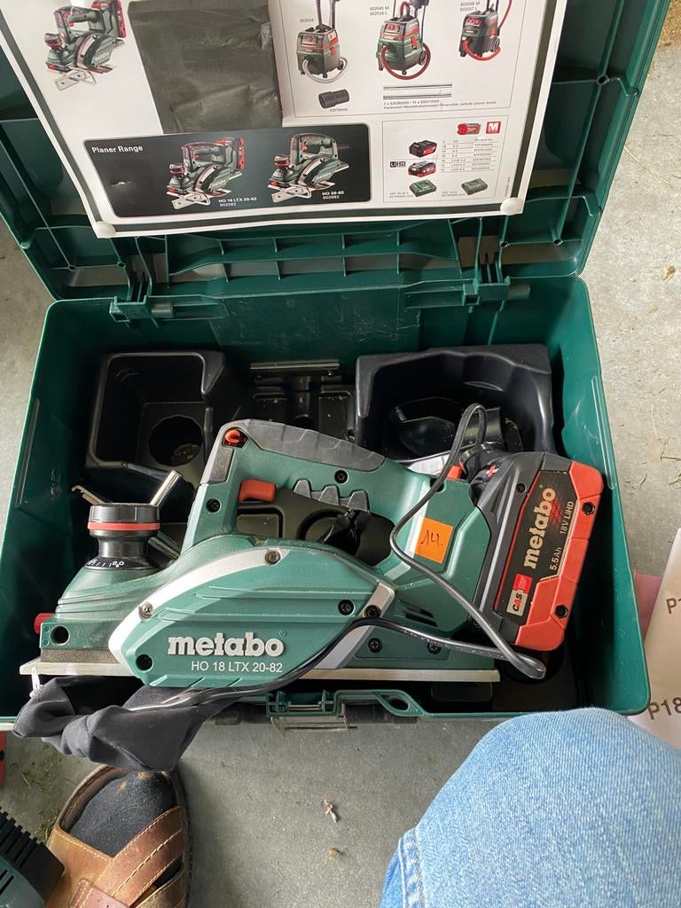 Rabot METABO HO 18 LTX 20 x 82 comme neuf, Enlèvement, Comme neuf