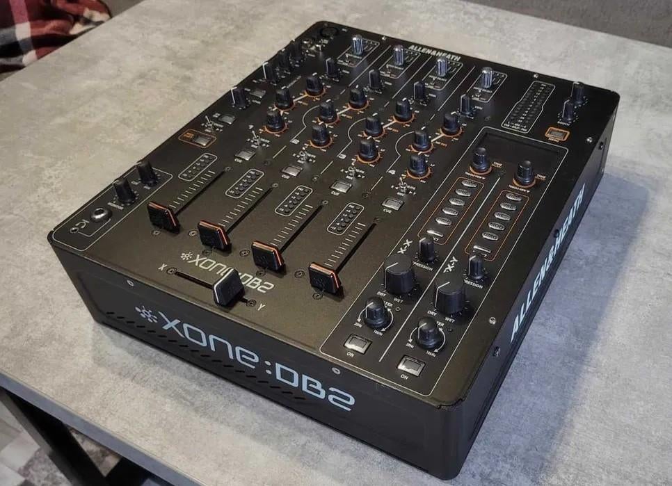 Allen Heath Xone DB2 Bezorging mogelijk, Muziek en Instrumenten, Mengpanelen, Zo goed als nieuw, Ophalen