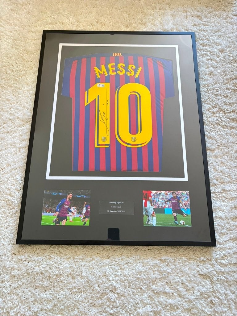 Gesigneerd Messi FC Barcelona shirt 2018/2019 ingelijst, Verzamelen, Ophalen of Verzenden, Zo goed als nieuw, Shirt