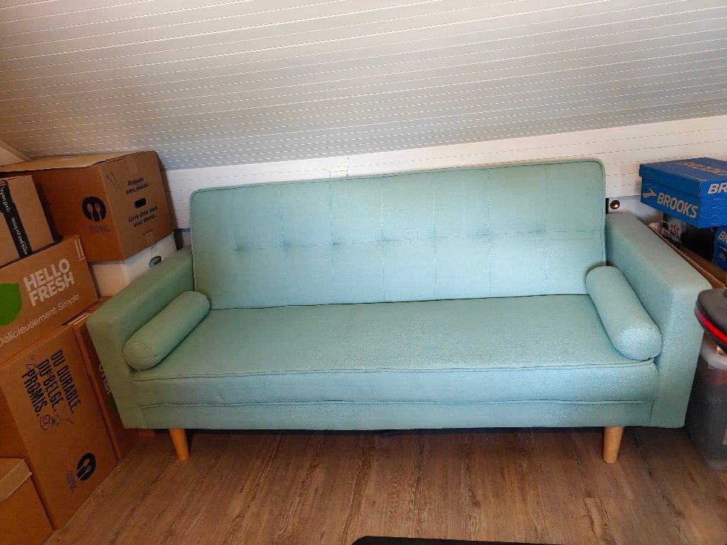 Muntgroene sofa, Ophalen