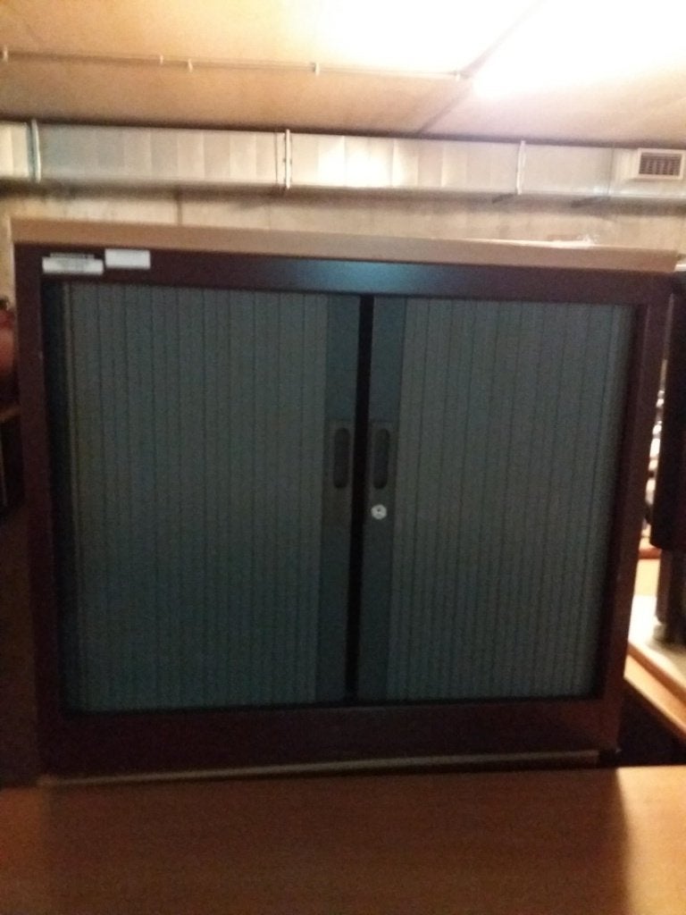 Armoire porte-rideau compacte 73x80x45 cm