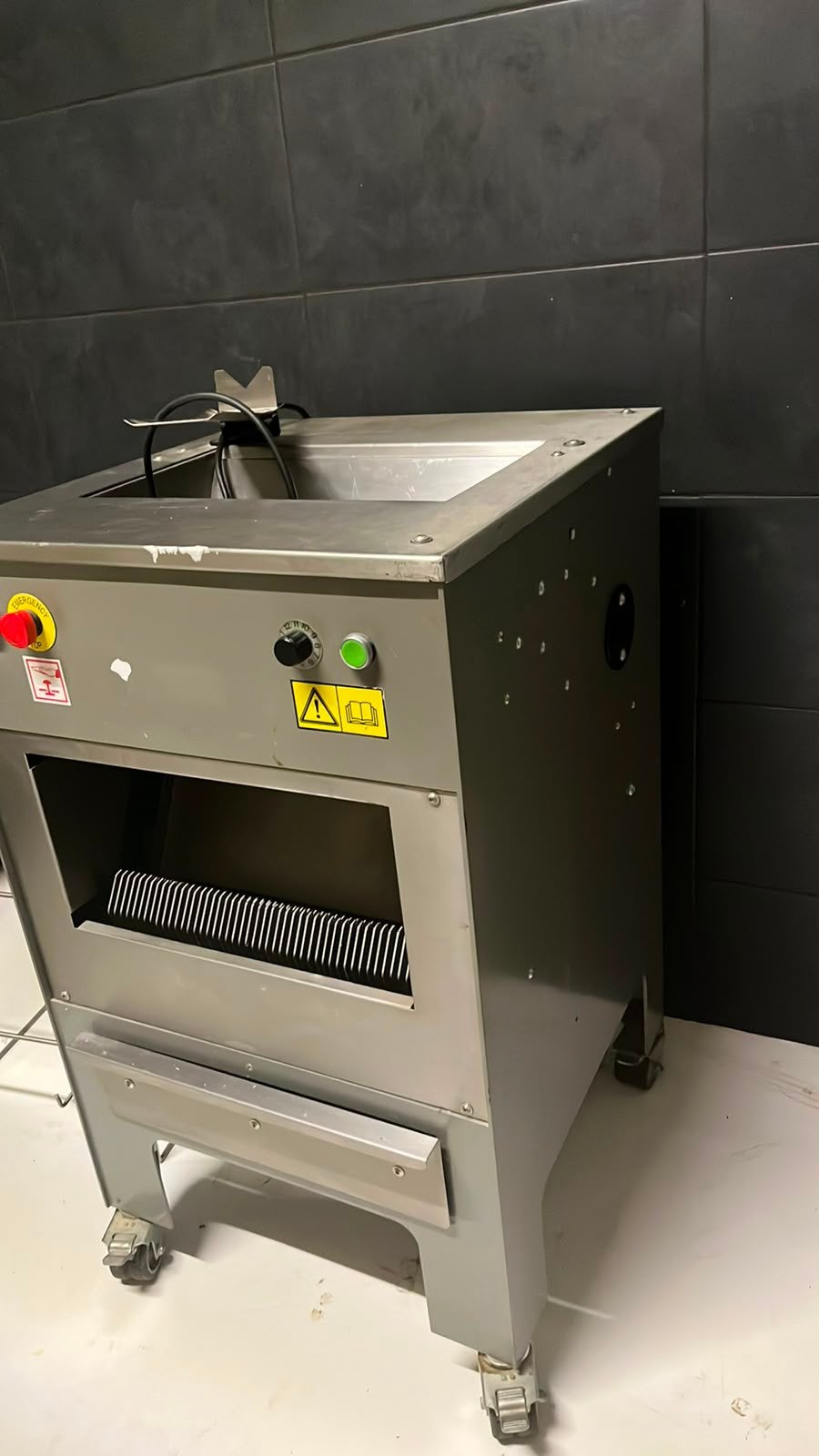 Broodsnijmachine JAK, Zakelijke goederen, Ophalen