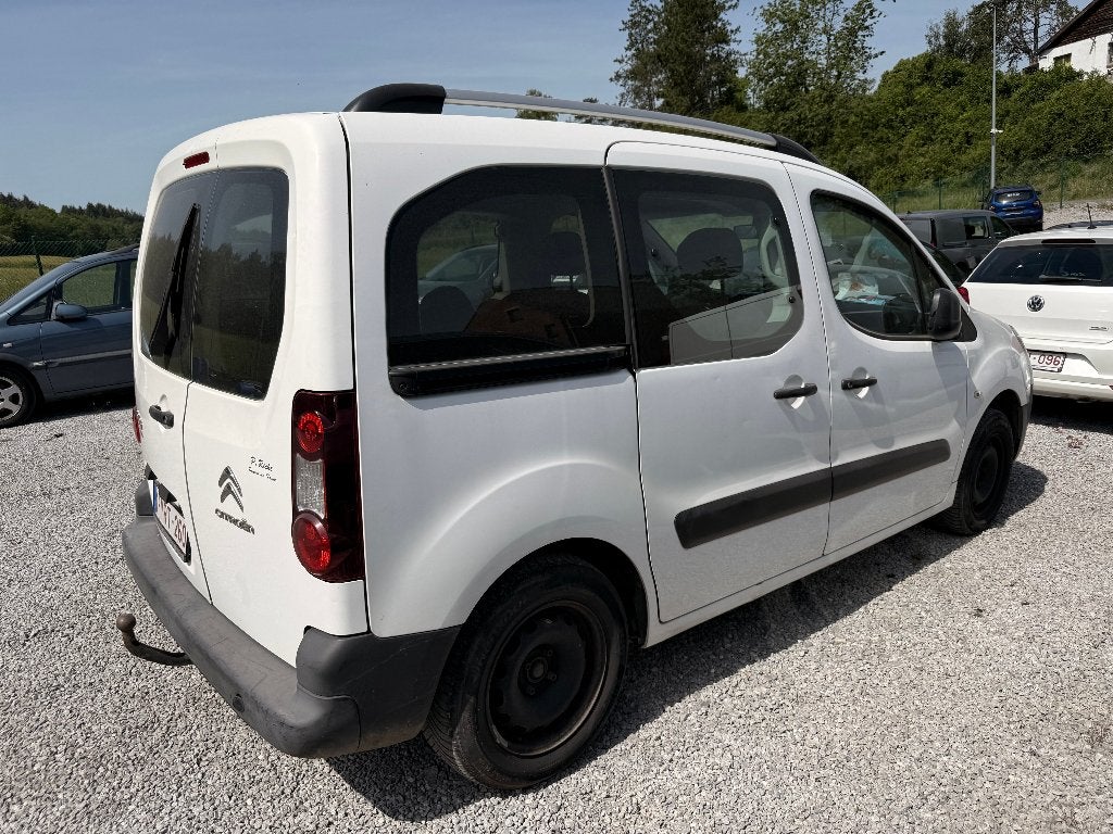 Citroen Berlingo 1.6 HDI 5 places PB DISTRIBUTION, Voorwielaandrijving, Euro 5, 4 cilinders, Wit