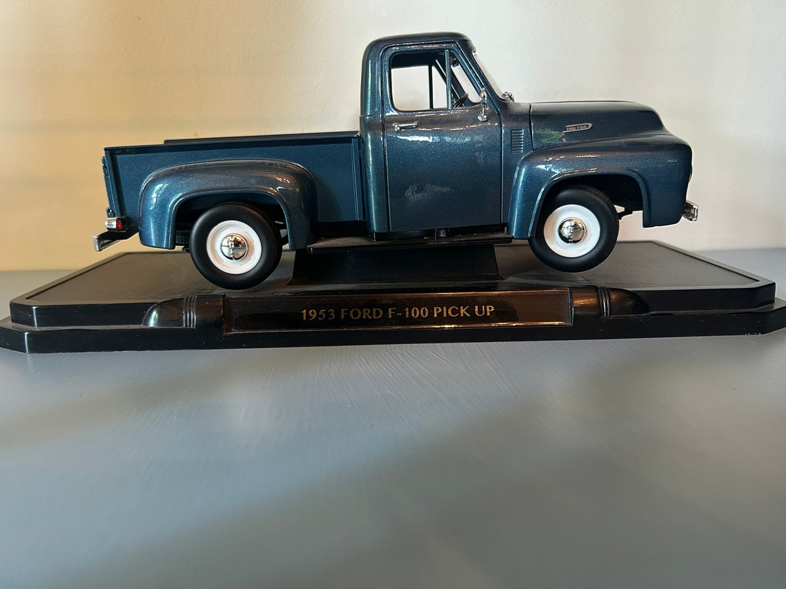 Modelauto 1:18. 1953 Ford F-100 pick up, Ophalen, Zo goed als nieuw, Auto