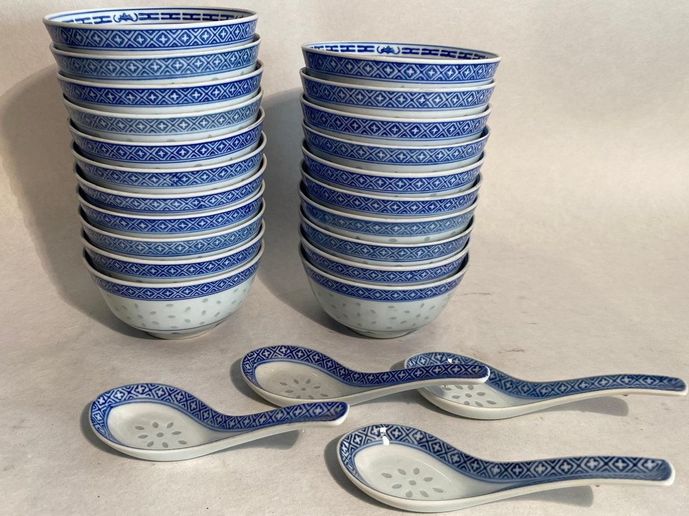 traditioneel Chinees "Rijstkorrel" porseleinen servies., Ophalen