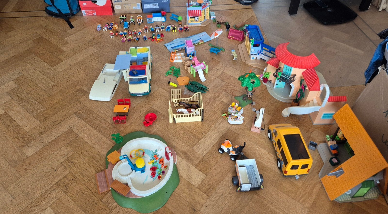 Playmobil vakantiekavel: villa, camper, zwembad,, Ophalen, Zo goed als nieuw, Boot/Schip