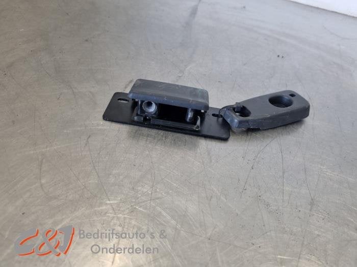 Couverture capteur serrure arrière d'un Renault Trafic, Renault, -, 3 mois de garantie, Utilisé