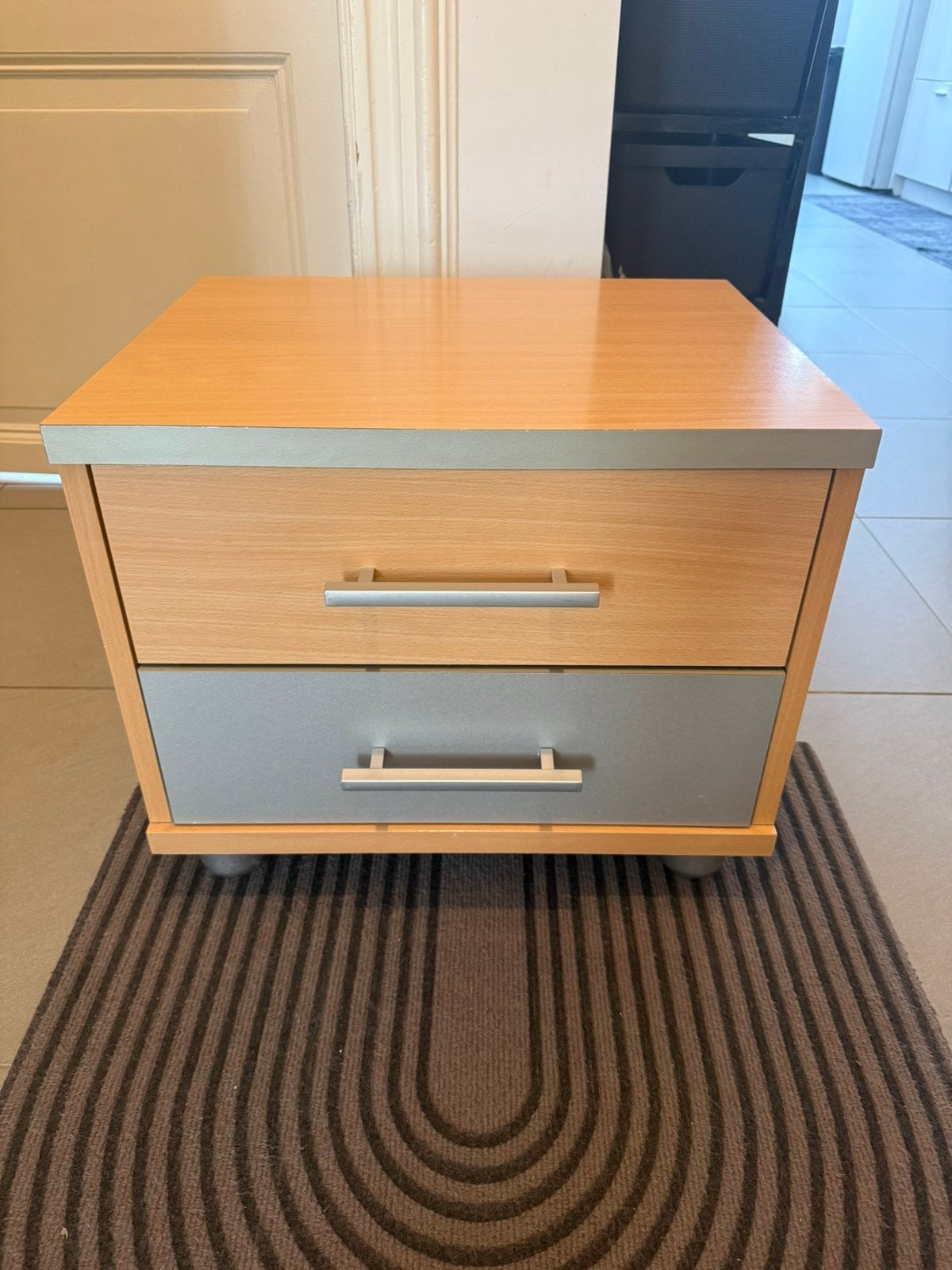 Nachtkastje – 2 lades – houtlook, zeer goede staat, Ophalen, Zo goed als nieuw, 45 tot 65 cm, Minder dan 55 cm