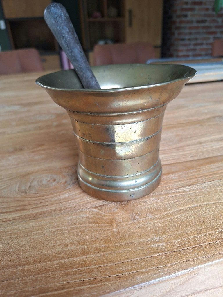 Vijzel en stamper    WICOT NAMUR, Ophalen, Koper