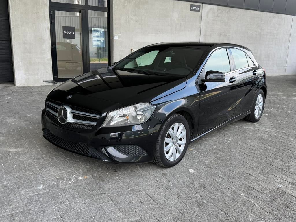 Mercedes a180i 1.6 2014 airco Semi leder navi 165.000km, Auto's, Mercedes-Benz, Euro 6, Zwart, Leder, Bedrijf