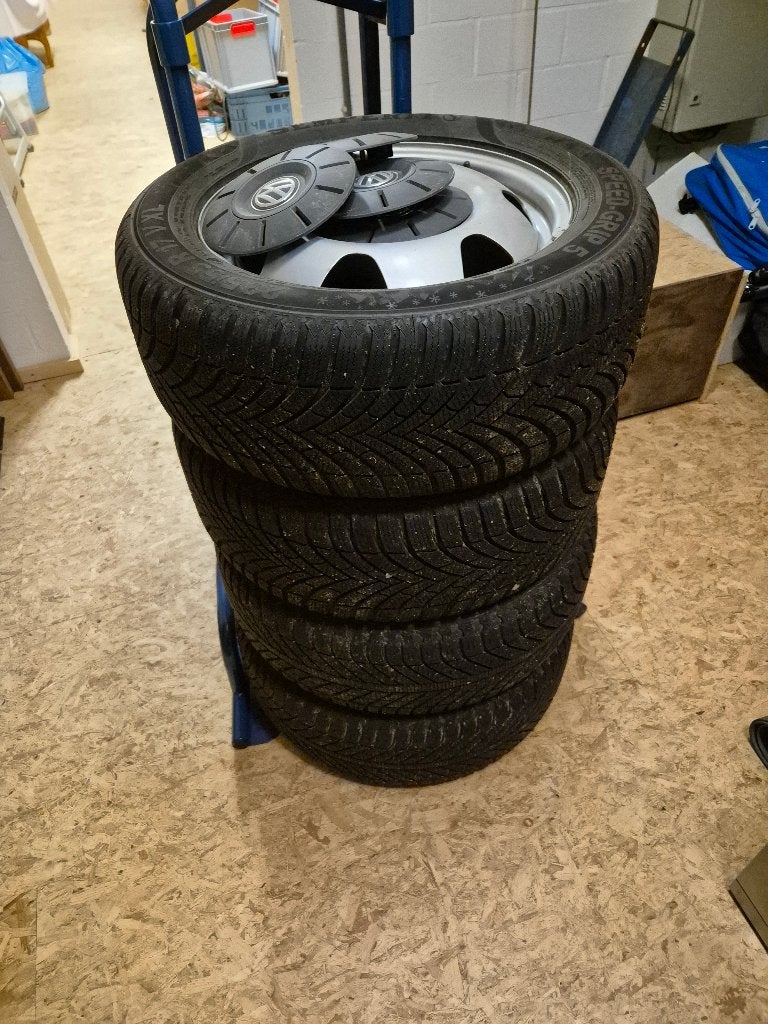 Originele Volkswagen California velgen met winterbanden, Ophalen, Velg(en), 17 inch, Winterbanden