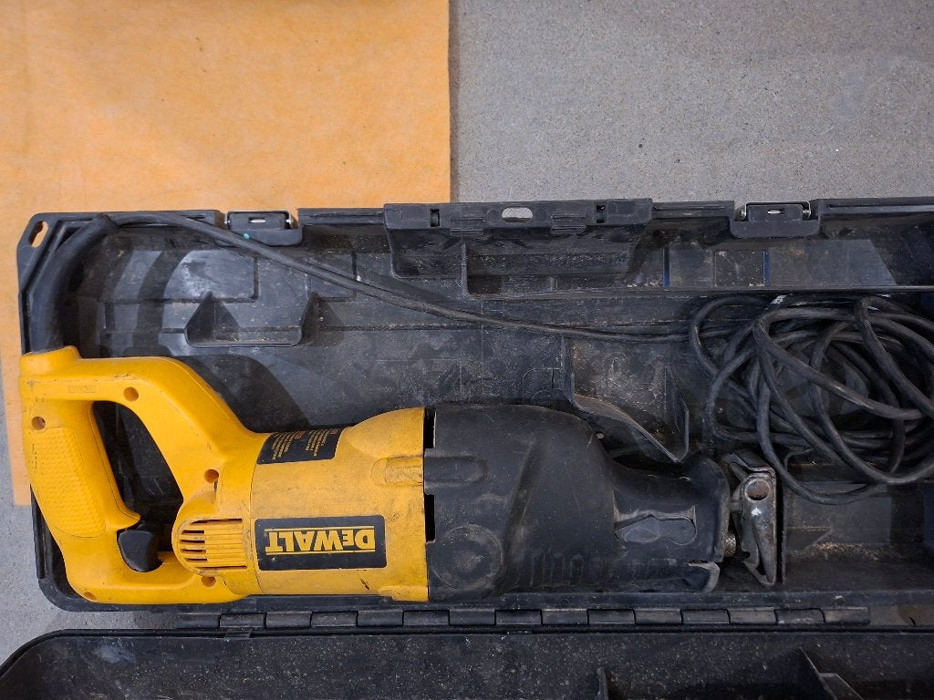 Scie sabre dewalt, Bricolage & Construction, 1200 watts ou plus, 70 mm ou plus, Scie sabre, Enlèvement