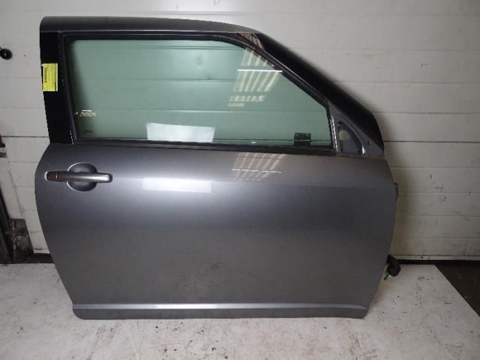 Portier 2Deurs rechts van een Suzuki Swift (ZCD), Gebruikt, -, Deur, -