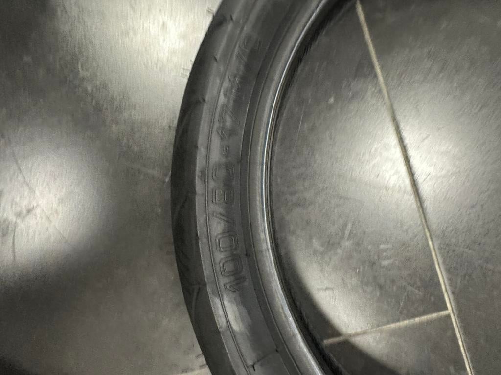 Pneu moto 100 80 17, Ophalen