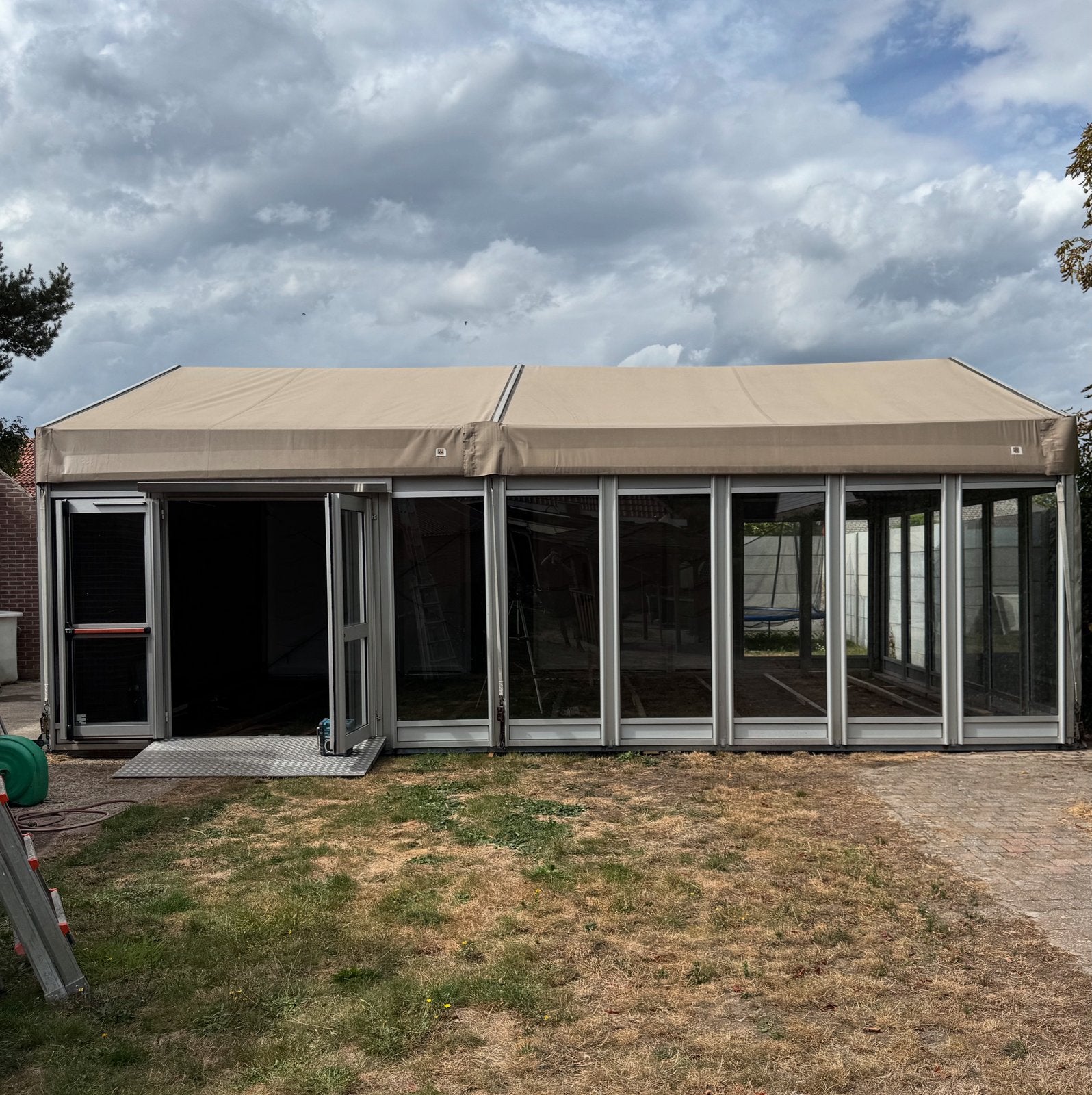 VIP TENT TE KOOP 10M x 5M (KOOPJE), Ophalen, Zo goed als nieuw