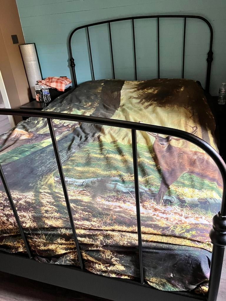 Zwart metalen bed, Enlèvement