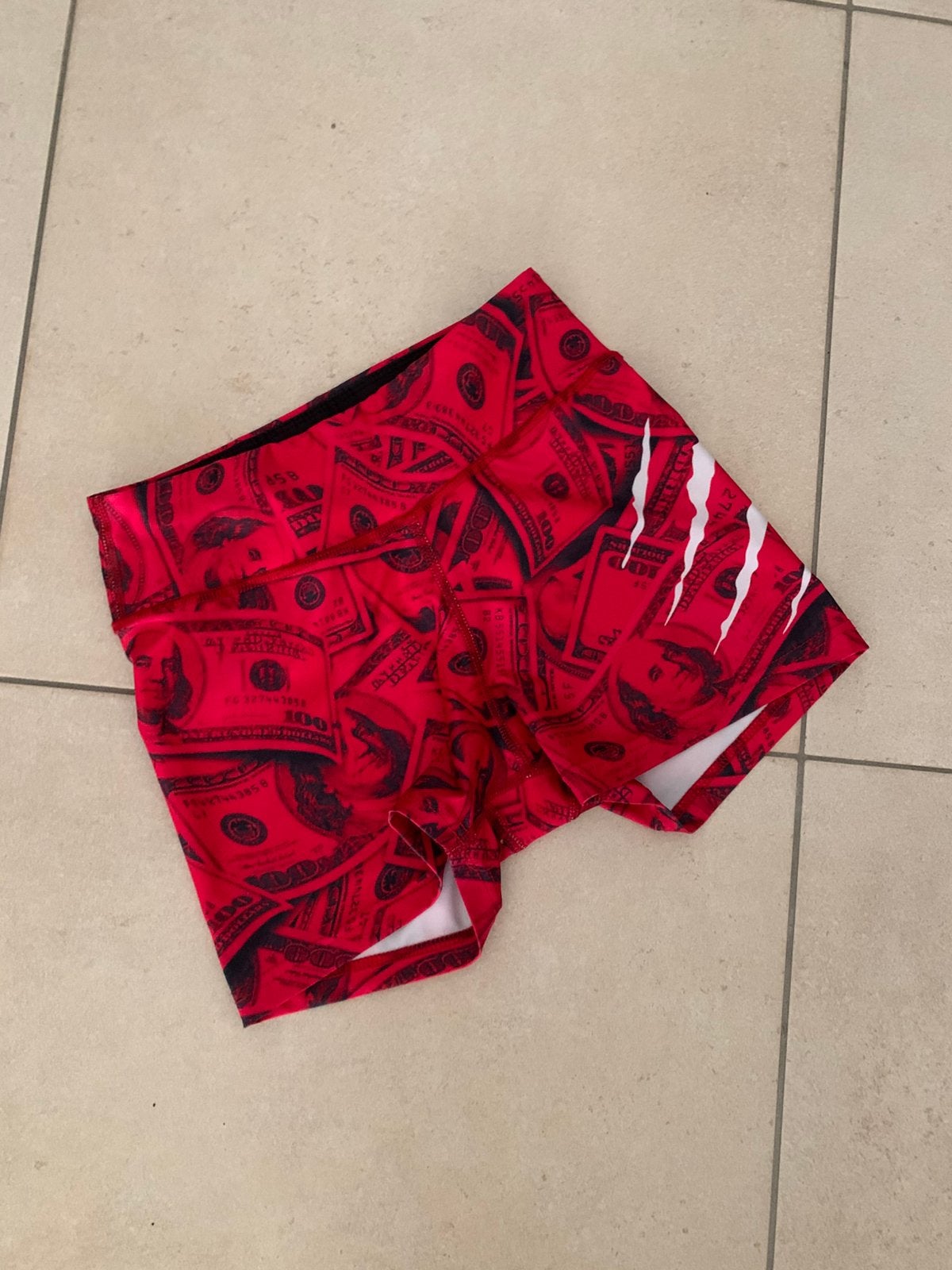 Rode sportshort met dollarbiljetten XS (fight or quit), Ophalen of Verzenden, Nieuw, Maat 34 (XS) of kleiner, Rood