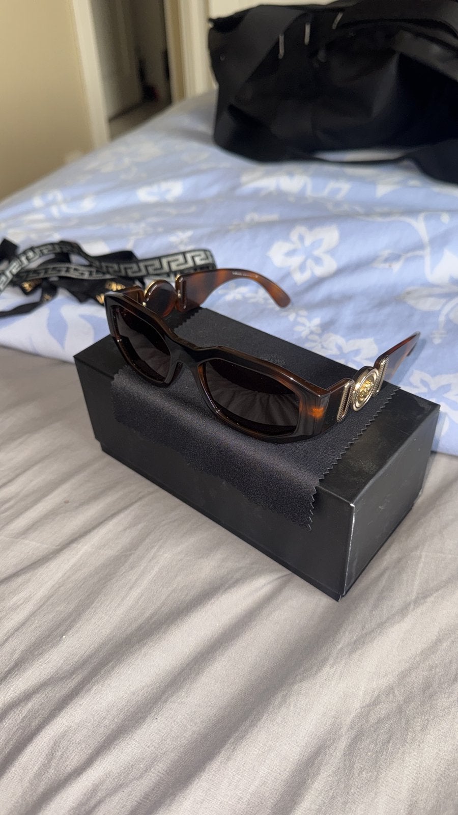 Lunette de soleil versace, Enlèvement, Comme neuf, Lunettes