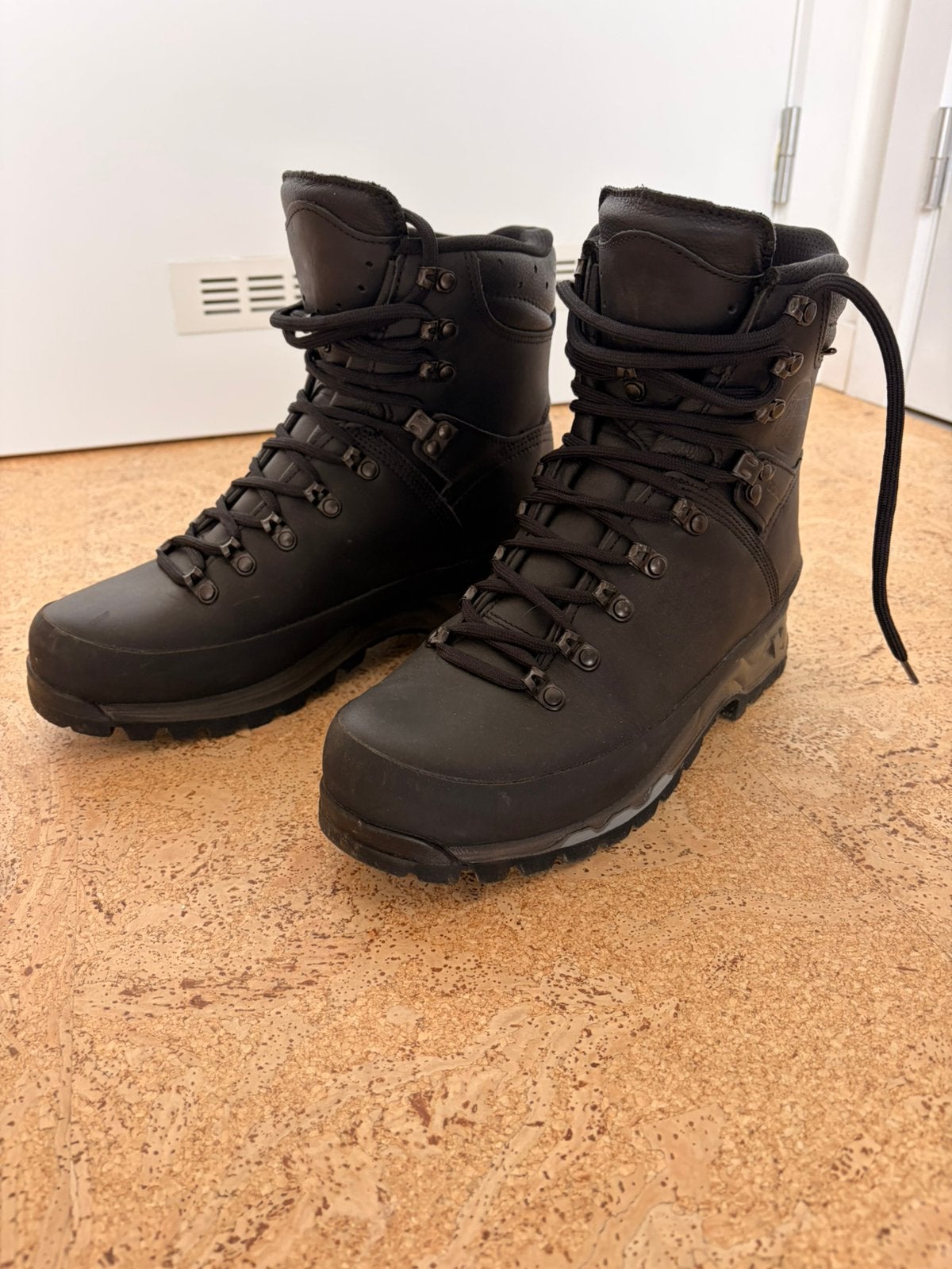 Meindl army island pro maat 42,5, Ophalen of Verzenden, Zo goed als nieuw, Schoenen