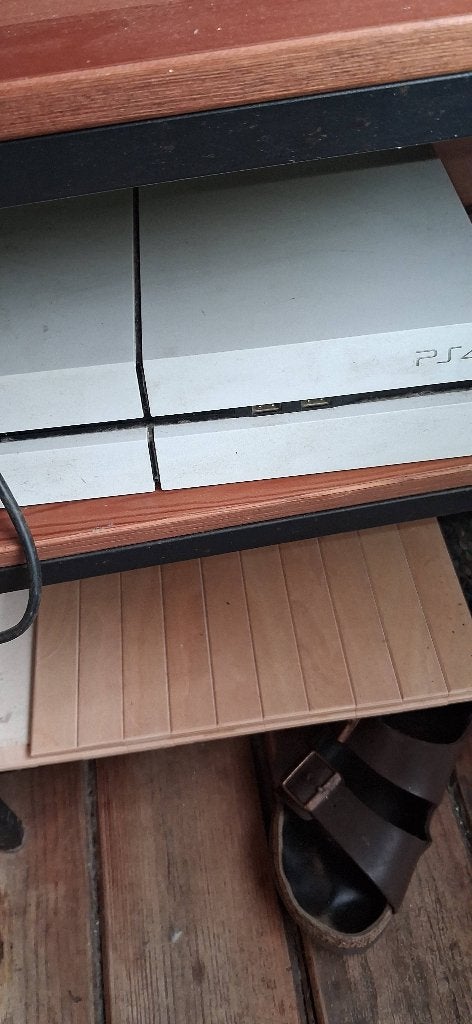Ps4 wit, 2 bakjes en enkele spelletjes, Games en Spelcomputers, Ophalen, Gebruikt