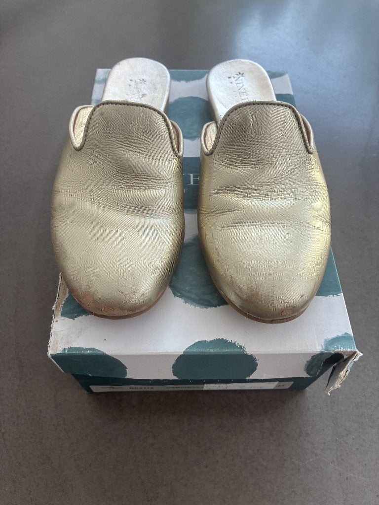 Pantoufle dorée taille 35, Enlèvement ou Envoi, Utilisé, Chaussures, Fille