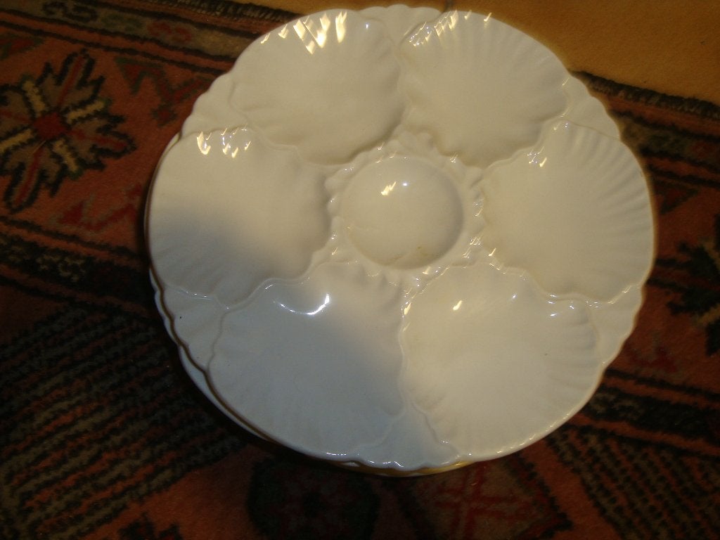 6 assiettes à huîtres. « La Porcelaine de Baudour »., Antiquités & Art, Enlèvement