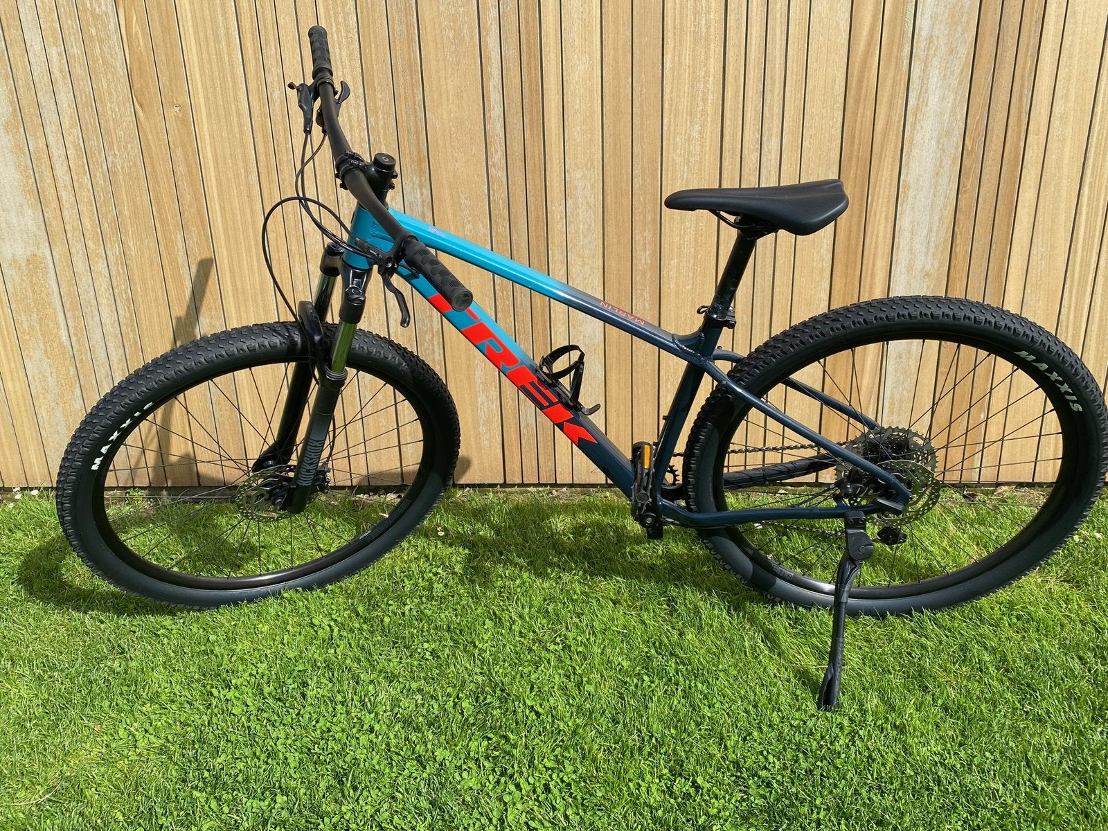 Trek Marlin 7 gen 3 (2023) M, Ophalen, Zo goed als nieuw, Trek