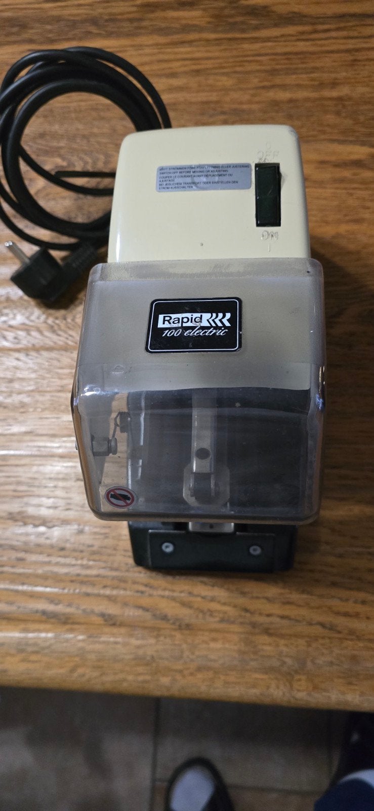 Agrafeuse électrique pour bureau