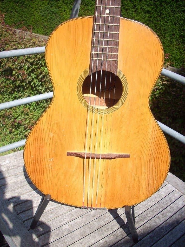 Beuscher   50's  gypsy gitaar, Enlèvement
