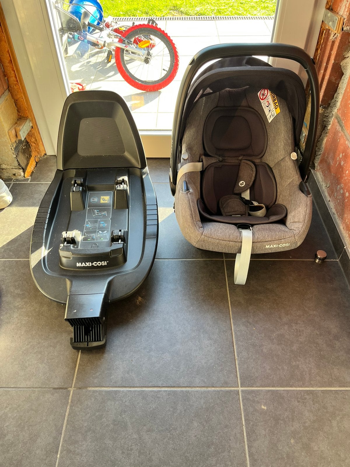 Isofix + maxi cosi, Ophalen, Zo goed als nieuw, Isofix