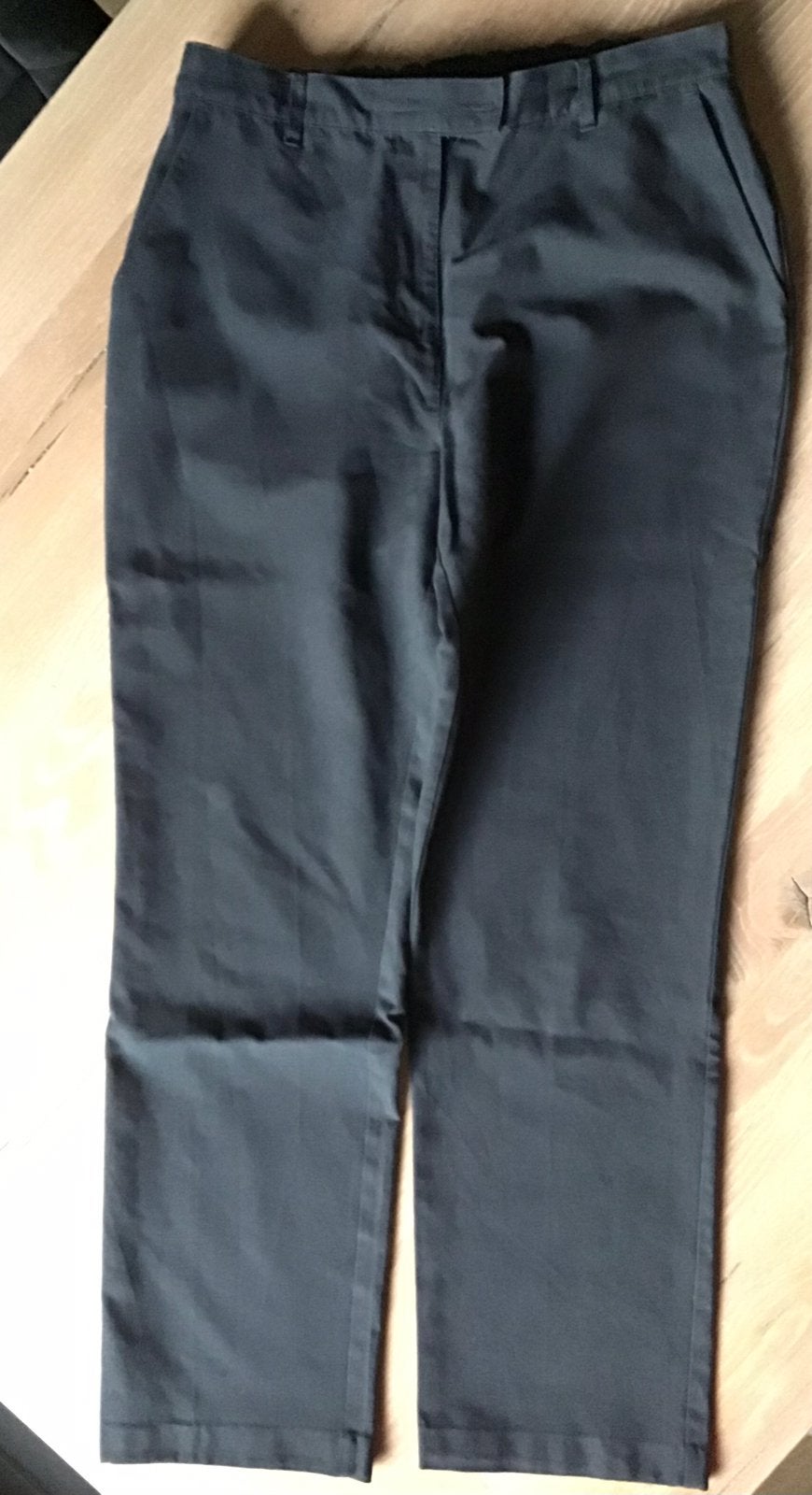 Donkerblauwe broek uniform M&S 16-17 jaar, Kleding | Dames, Blauw, Ophalen of Verzenden, Zo goed als nieuw, Maat 34 (XS) of kleiner