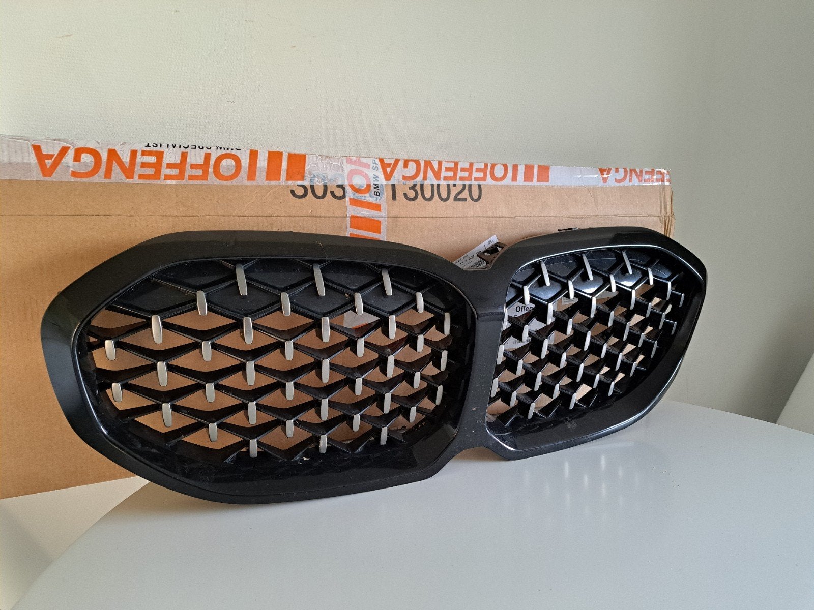 Bmw f40 grill orginele van bmw 135i xdrive, Ophalen, BMW