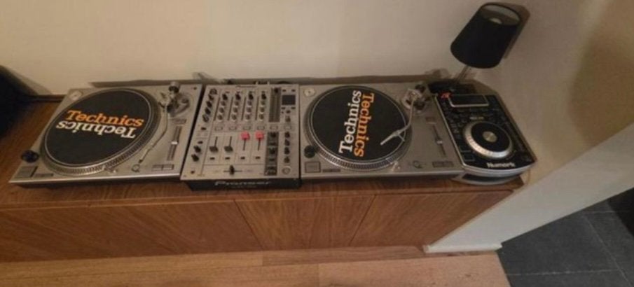2 platines vinyl JB System High Q30D, Informatique & Logiciels, Cartes vidéo, Enlèvement ou Envoi, Utilisé