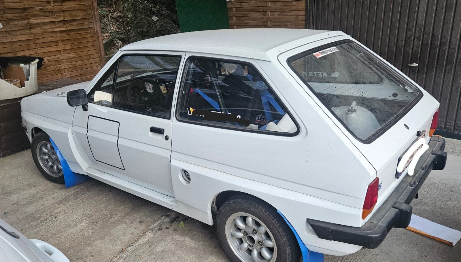 Ford Fiesta RS Mk1 1983 rallye, Enlèvement