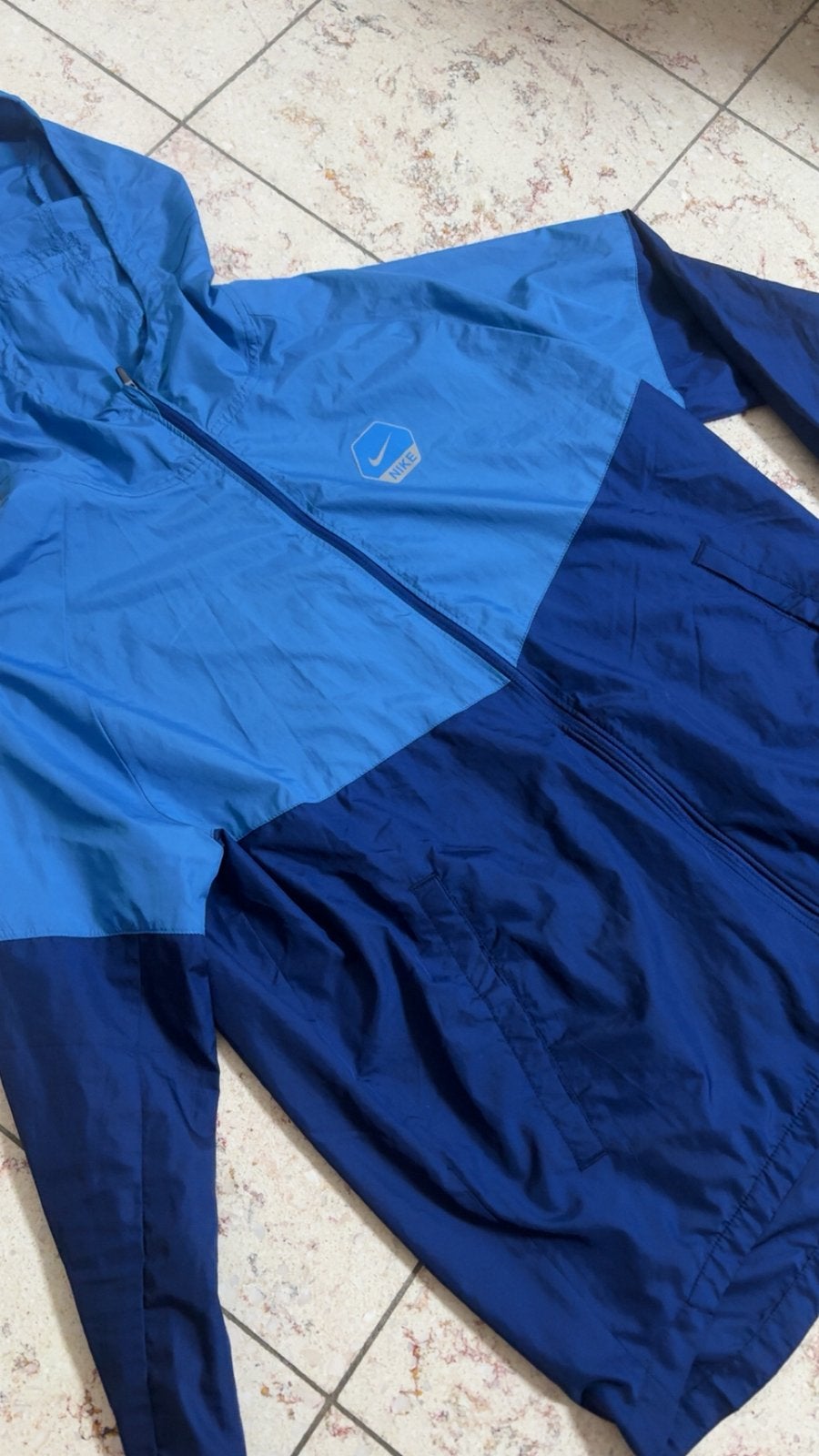 Veste bleu nike taille M, Vêtements | Hommes, Enlèvement, Comme neuf, Bleu