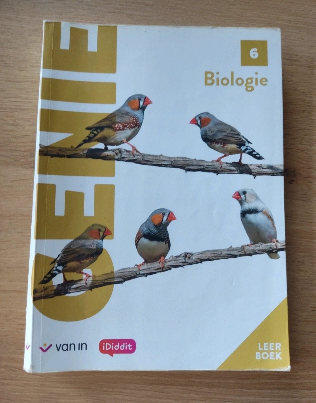 Genie biologie 6, Enlèvement, Biologie