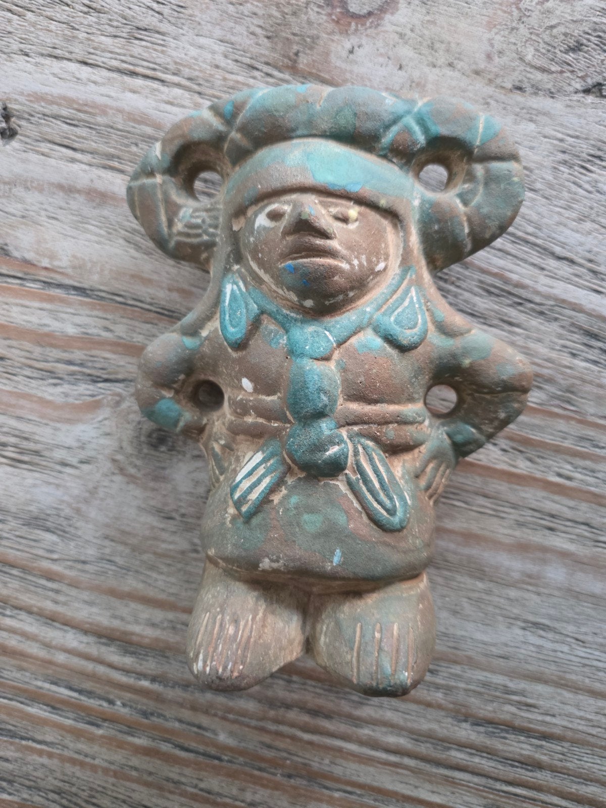 Figurine décorative en faïence de style précolombien, Enlèvement ou Envoi