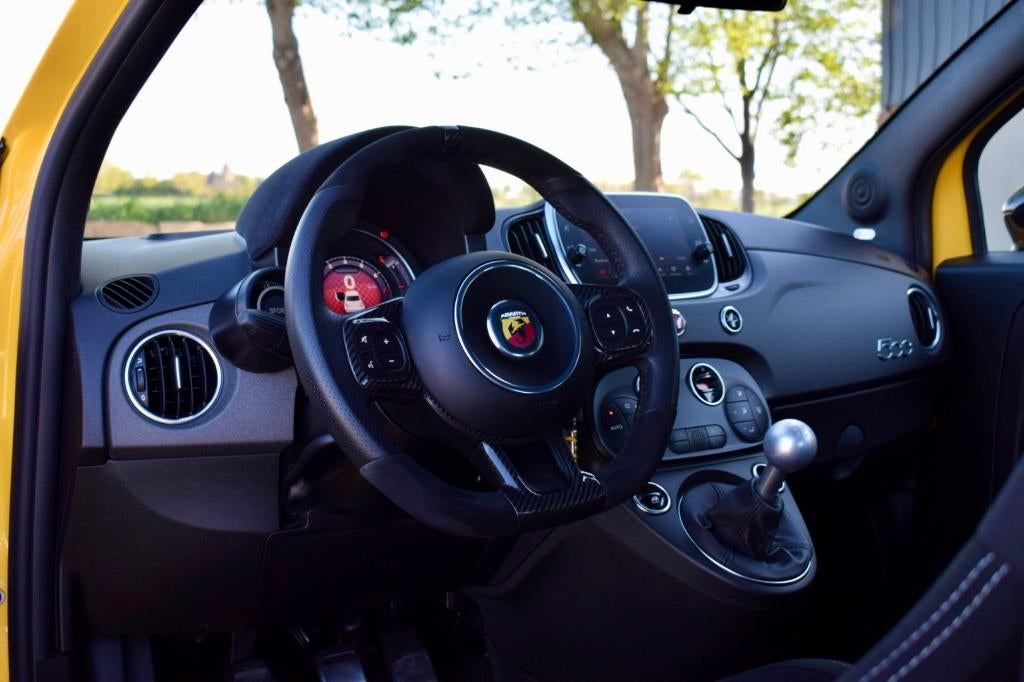 Abarth 595 Competizione 1.4T Beats/Sabelt/CarPlay/Giallo/PDC, Auto's, 4 zetels, 4 cilinders, Alcantara, Geel
