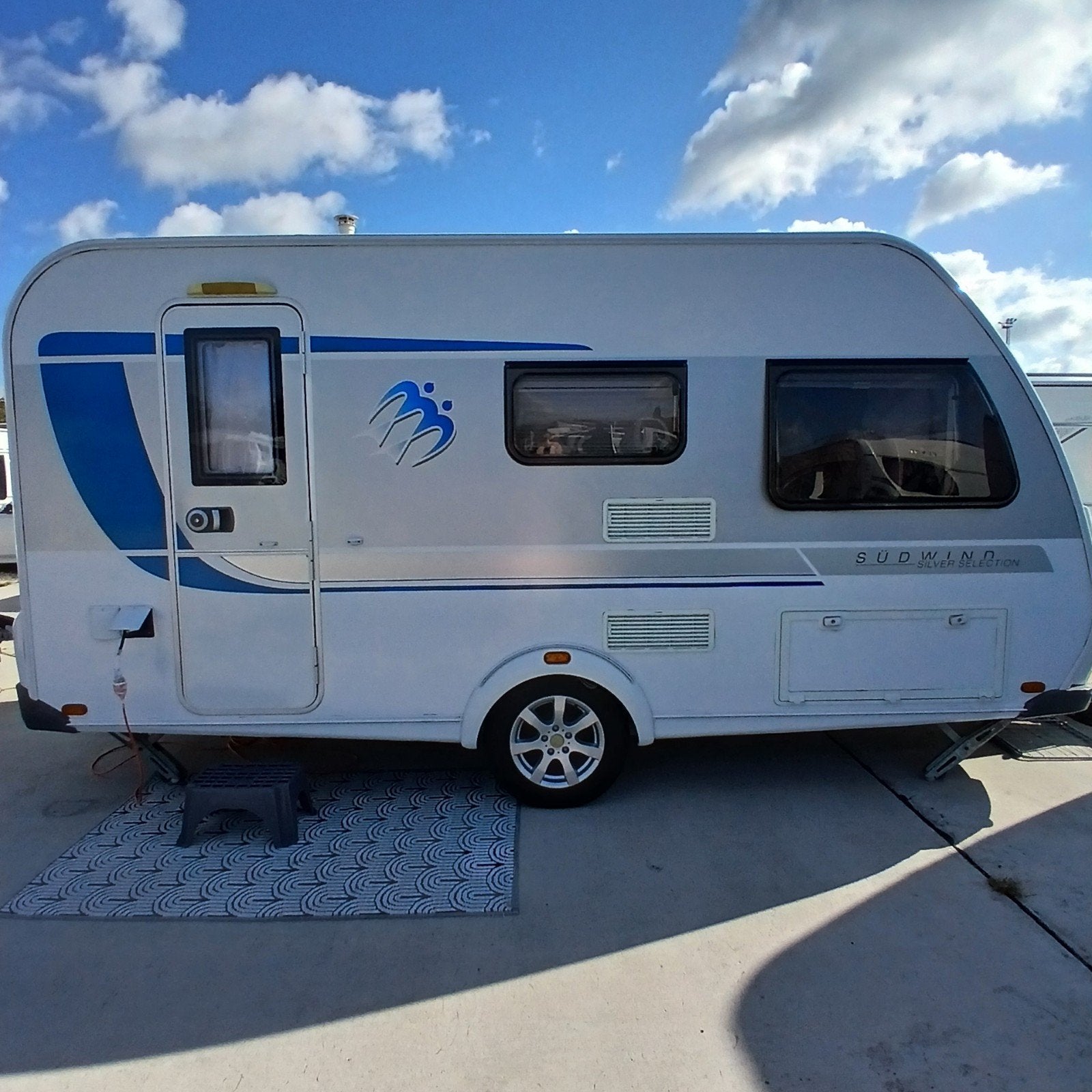 knaus sudwin silver 4m20, Lit relevable, 4 à 5 mètres, Réchaud à gaz, Particulier