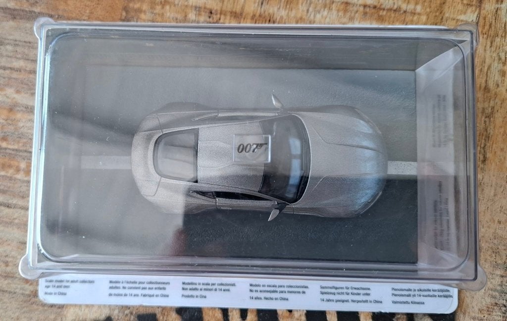JAMES BOND 007 ASTON MARTIN DB10 1/43 IXO UH Neuve + Boite, Enlèvement ou Envoi, Neuf, Voiture, Universal Hobbies