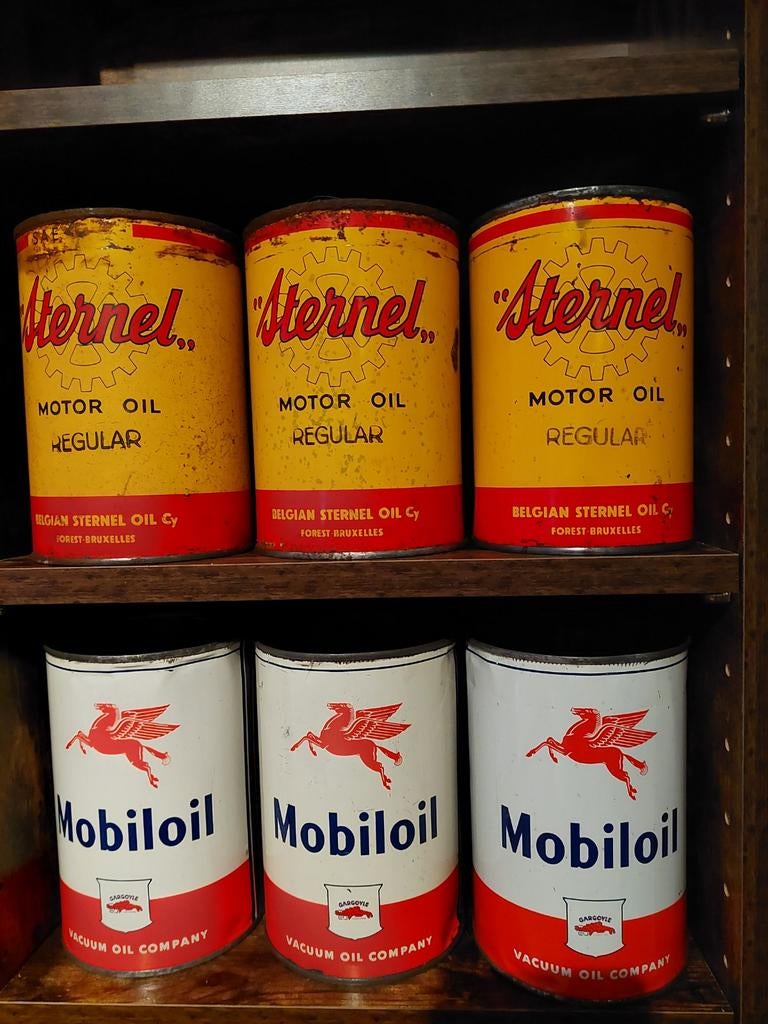 Olieblikken " Sternel 1950 " en "Mobiloil 1930 - 50 ", Enlèvement